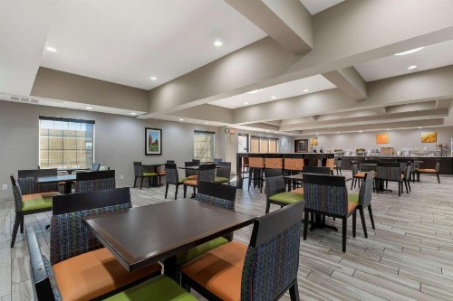 Comfort Inn & Suites Near Medical Center - image 27