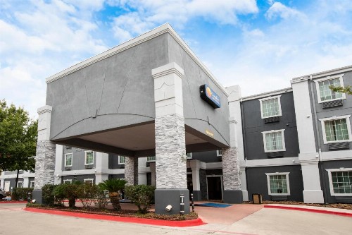 Comfort Inn & Suites Near Medical Center - image 30