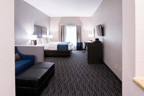 Comfort Inn & Suites Near Medical Center - image 37