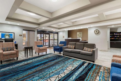 Comfort Inn & Suites Near Medical Center - image 4