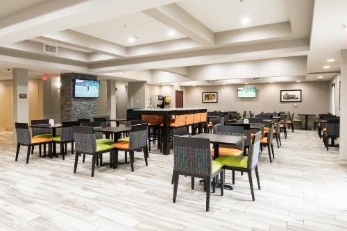 Comfort Inn & Suites Near Medical Center - image 44