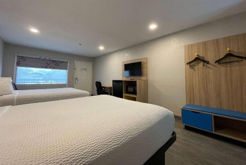 Days Inn by Wyndham San Antonio Northwest/Seaworld - image 13