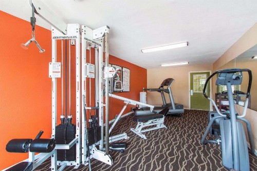 Quality Inn & Suites I-35 near AT&T Center - image 18