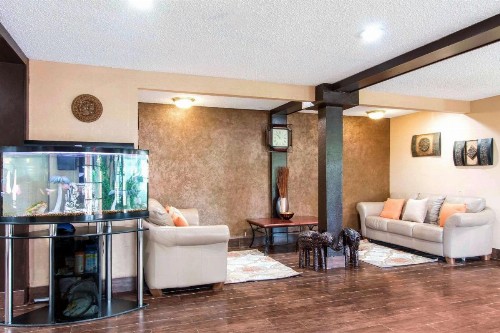Quality Inn & Suites I-35 near AT&T Center - image 3