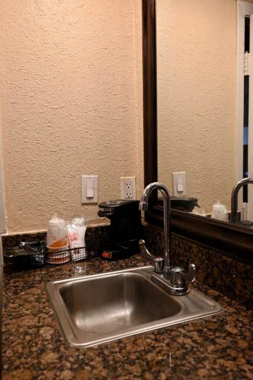 Quality Inn & Suites I-35 near AT&T Center - image 39