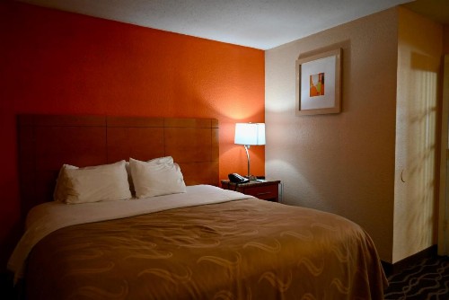 Quality Inn & Suites I-35 near AT&T Center - image 4