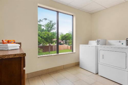 Holiday Inn Express Hotel & Suites San Antonio NW-Medical Area an IHG Hotel - image 2