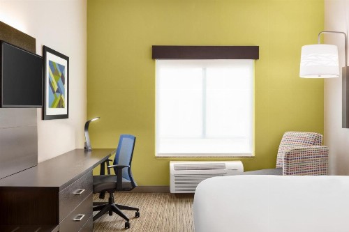 Holiday Inn Express Hotel & Suites San Antonio NW-Medical Area an IHG Hotel - image 6