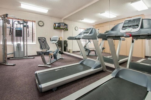 Holiday Inn Express Hotel & Suites San Antonio - Rivercenter Area an IHG Hotel - image 27