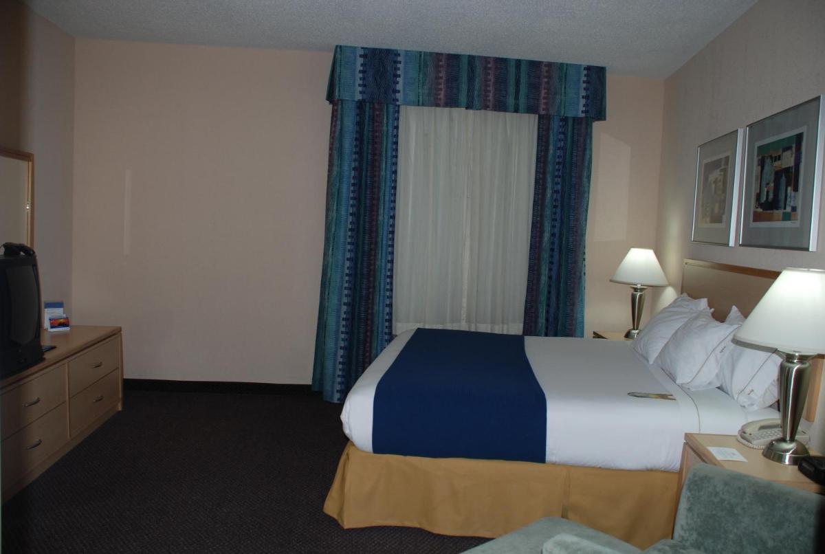 Holiday Inn Express Hotel & Suites San Antonio - Rivercenter Area an IHG Hotel - image 5