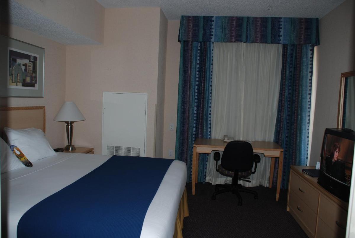 Holiday Inn Express Hotel & Suites San Antonio - Rivercenter Area an IHG Hotel - image 7
