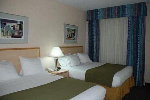 Holiday Inn Express Hotel & Suites San Antonio - Rivercenter Area an IHG Hotel - image 8