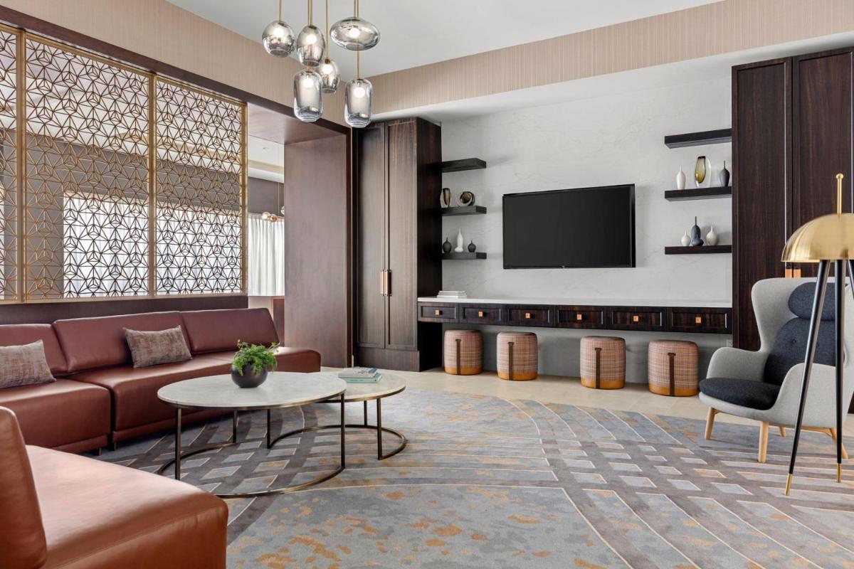 Holiday Inn San Antonio International Airport - image 7