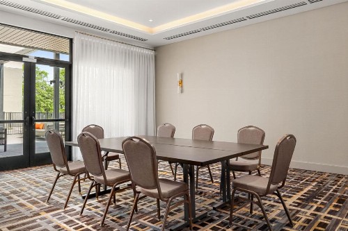 Holiday Inn San Antonio International Airport - image 8