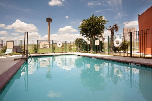 Staybridge Suites San Antonio Downtown Convention Center - image 32