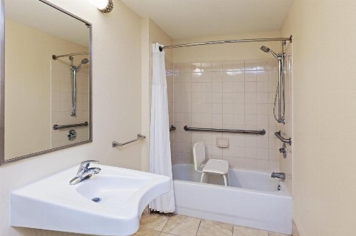 Staybridge Suites San Antonio Downtown Convention Center - image 39