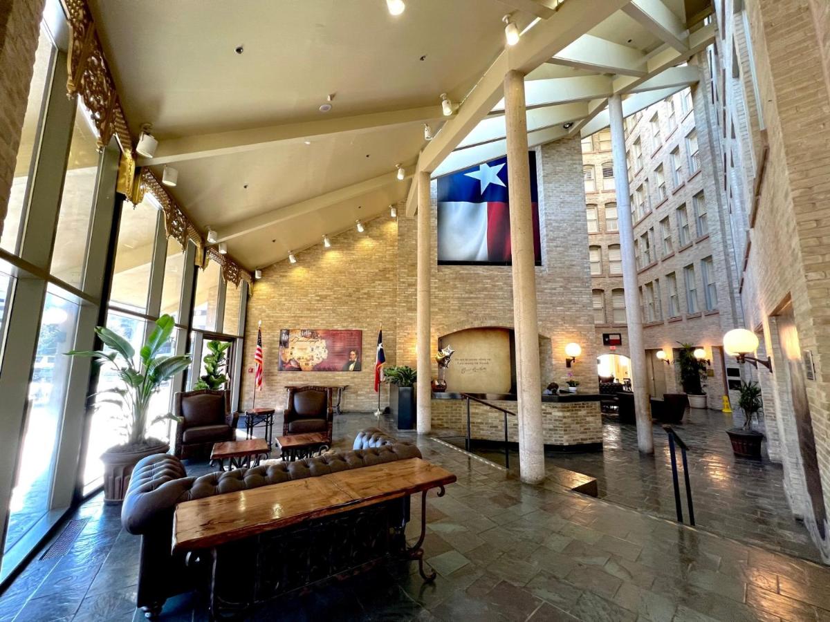 The Crockett Hotel - main image