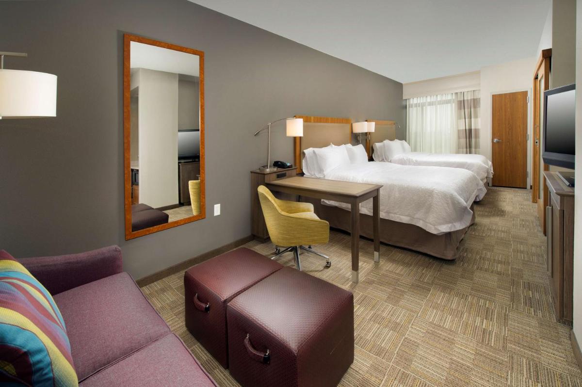 Hampton Inn & Suites San Antonio Northwest/Medical Center - image 2