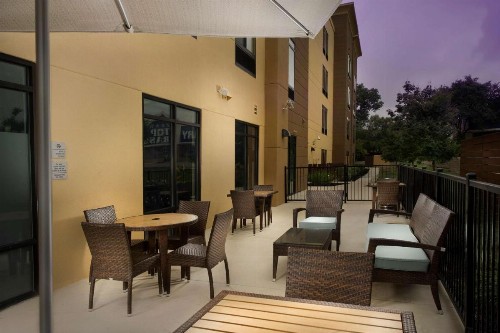 Hampton Inn & Suites San Antonio Northwest/Medical Center - image 23