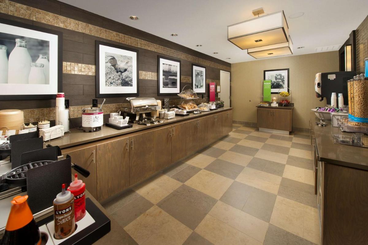 Hampton Inn & Suites San Antonio Northwest/Medical Center - image 4