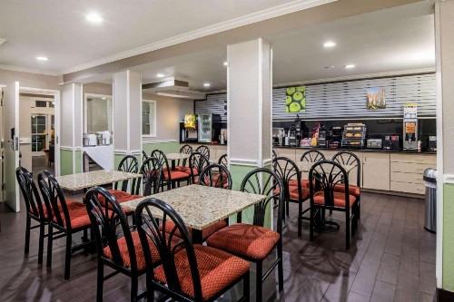 La Quinta Inn by Wyndham San Antonio Brooks City Base - image 11