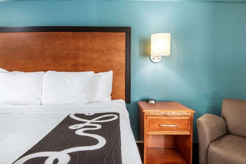 La Quinta Inn by Wyndham San Antonio Brooks City Base - image 18