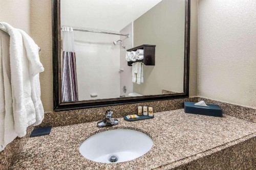 La Quinta Inn by Wyndham San Antonio Brooks City Base - image 19