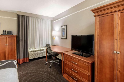 La Quinta Inn by Wyndham San Antonio Brooks City Base - image 21