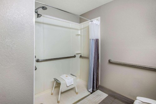 La Quinta Inn by Wyndham San Antonio Brooks City Base - image 23