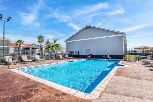 La Quinta Inn by Wyndham San Antonio Brooks City Base - image 26
