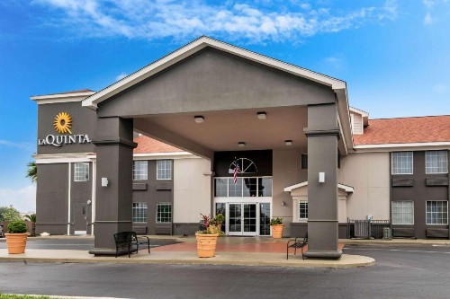 La Quinta Inn by Wyndham San Antonio Brooks City Base - image 29