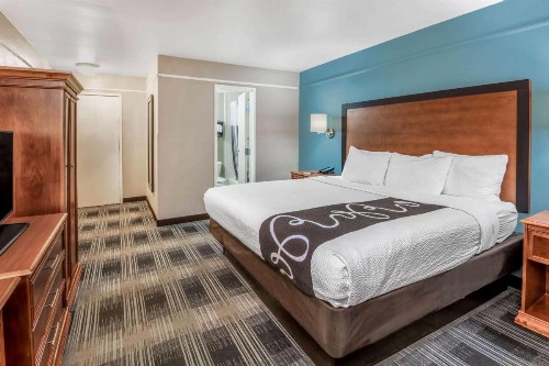 La Quinta Inn by Wyndham San Antonio Brooks City Base - image 3