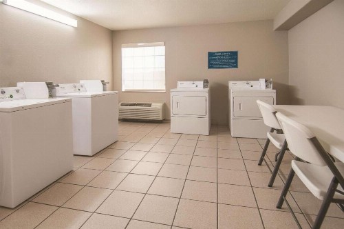 La Quinta Inn by Wyndham San Antonio Brooks City Base - image 38