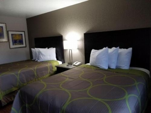 Super 8 by Wyndham San Antonio Downtown / Museum Reach - image 31