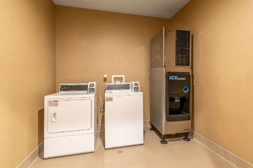 Comfort Suites San Antonio North - Stone Oak - image 2