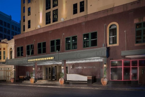 Hotel Valencia Riverwalk - image 10