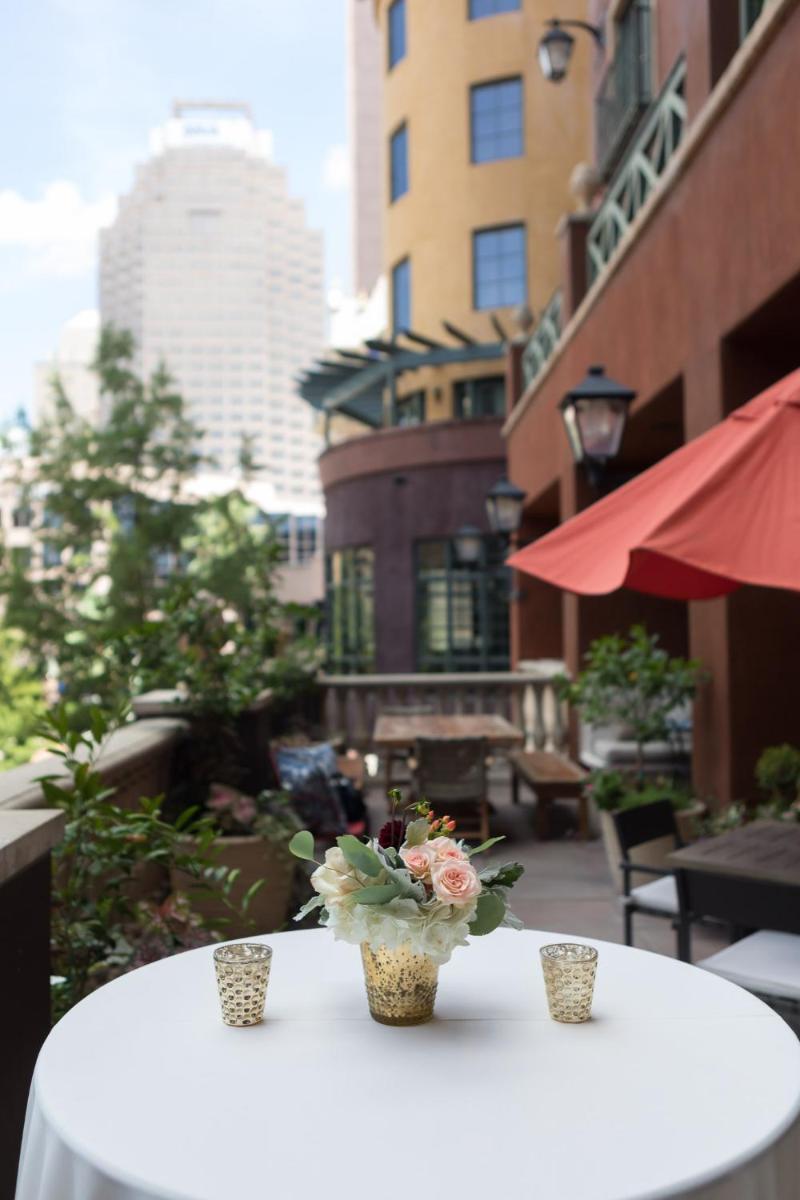 Hotel Valencia Riverwalk - image 7