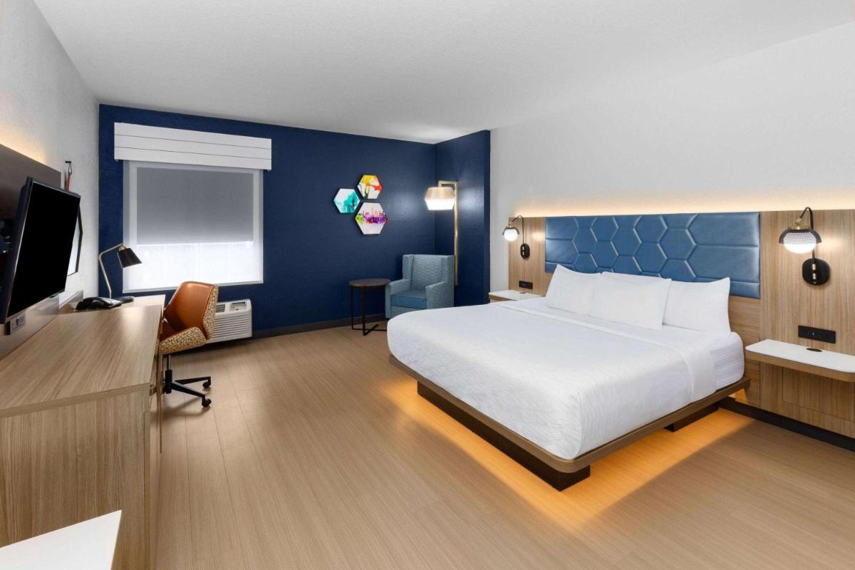La Quinta by Wyndham San Antonio Northwest - image 2