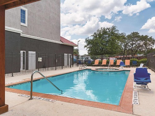 La Quinta by Wyndham San Antonio Northwest - image 44