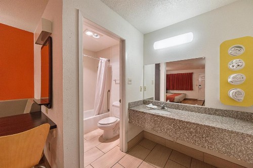 Motel 6-San Antonio TX - Fiesta Trails - image 14