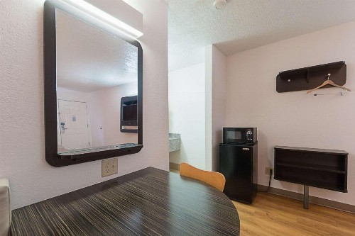 Motel 6-San Antonio TX - Fiesta Trails - image 21