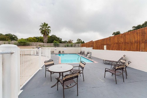 Motel 6-San Antonio TX - Fiesta Trails - image 28