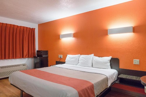 Motel 6-San Antonio TX - Fiesta Trails - image 46
