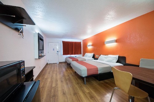 Motel 6-San Antonio TX - Fiesta Trails - image 50