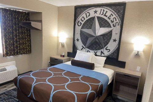 Microtel Inn & Suites by Wyndham San Antonio Downtown NorthE - image 3