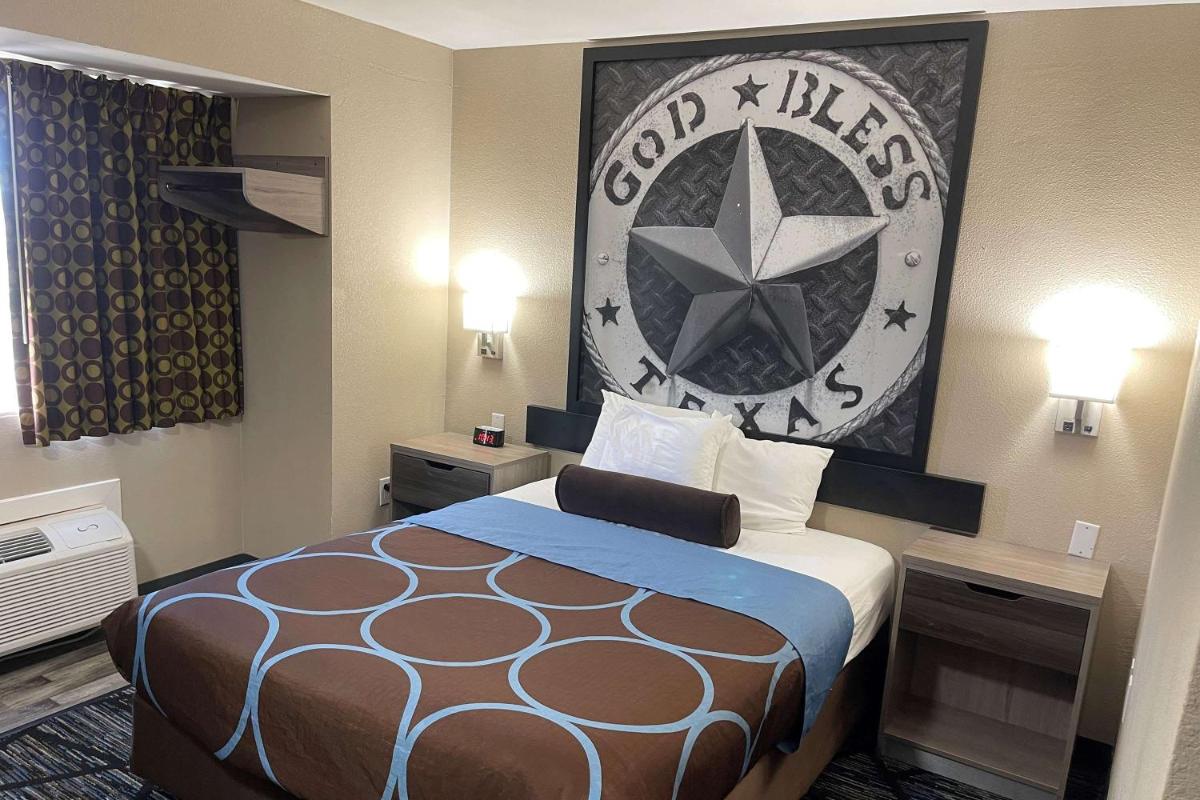 Microtel Inn & Suites by Wyndham San Antonio Downtown NorthE - image 3