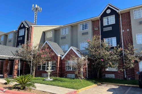 Microtel Inn & Suites by Wyndham San Antonio Downtown NorthE - image 6