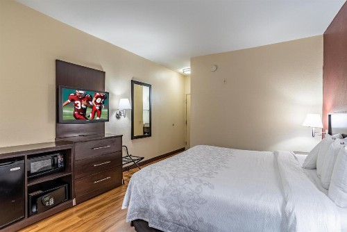 Red Roof Inn PLUS+ San Antonio Downtown - Riverwalk - image 16