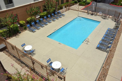 Red Roof Inn PLUS+ San Antonio Downtown - Riverwalk - image 3