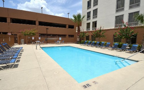 Red Roof Inn PLUS+ San Antonio Downtown - Riverwalk - image 5